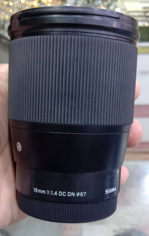 Sigma 16mm f/1.4 Sony E mount fresh condition 03432112702 1