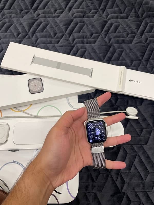 Apple Watch Series 8 45mm gps with original milanese loop 0