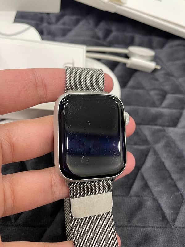 Apple Watch Series 8 45mm gps with original milanese loop 2