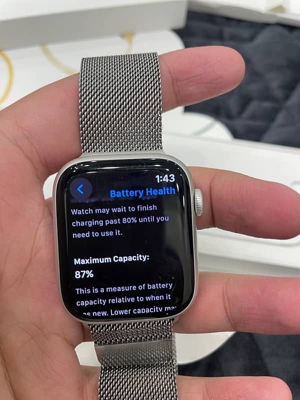 Apple Watch Series 8 45mm gps with original milanese loop 3