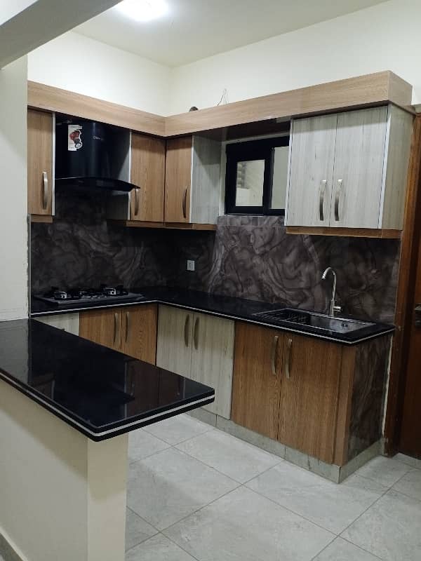 2400 Square Feet Flat In Beautiful Location Of Gulshan-e-Iqbal - Block 10-A In Karachi 3