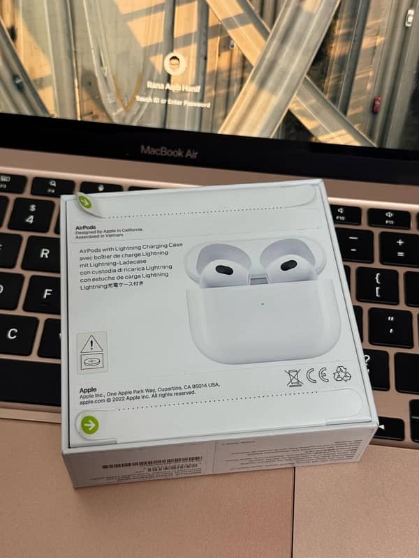 Apple Airpods Gen 3rd lighting case 0