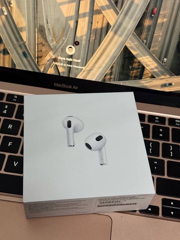 Apple Airpods Gen 3rd lighting case 1