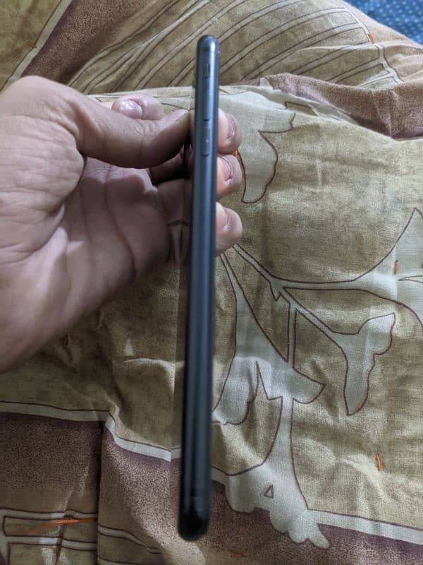 I phone 7 + PTA Multan 9