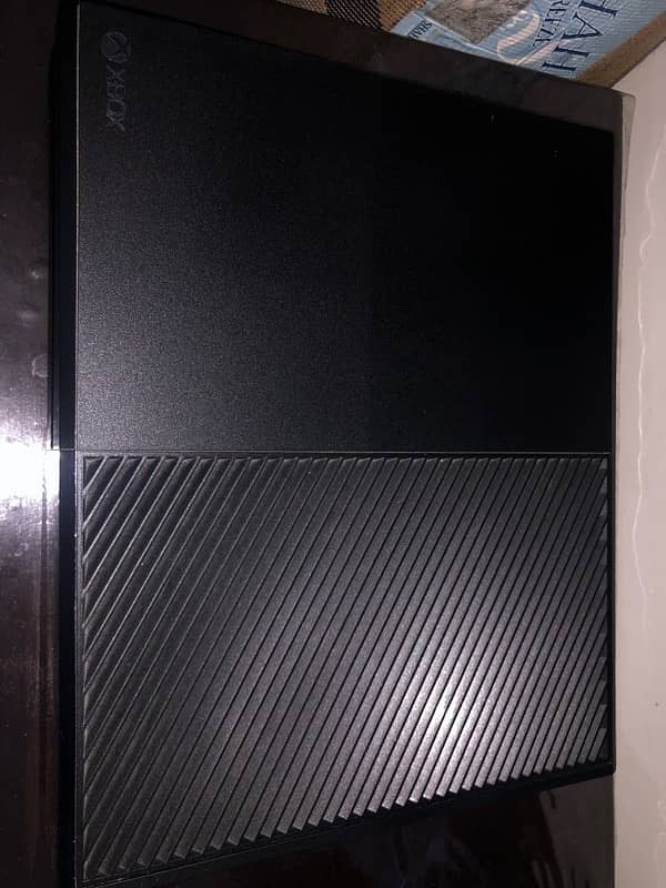 X-BOX ONE (USA MODEL) 1-Terabyte (10/10-condition) Freshly-imported . 3