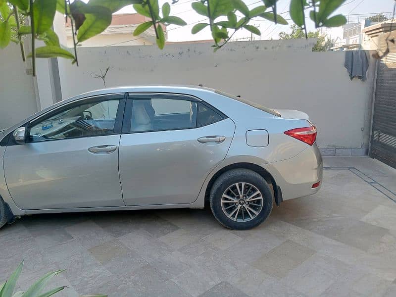 Toyota Corolla GLI 2015genien Rs. 2991000ph. 03003617791 3