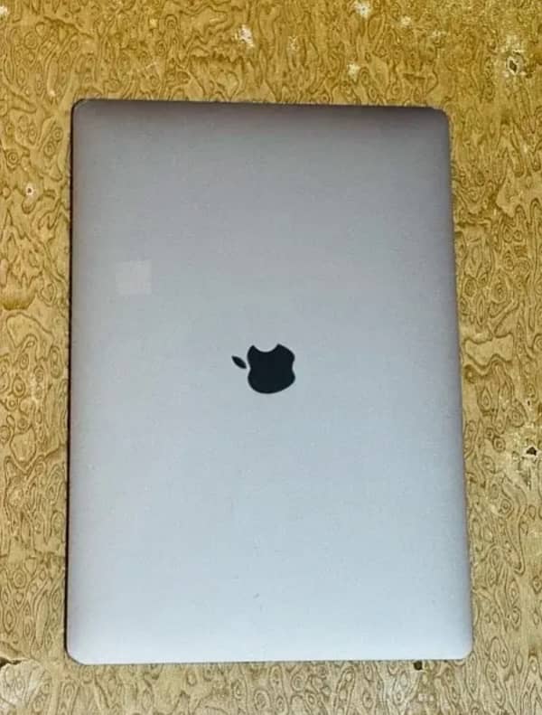 Macbook Pro 2019 for sale 3