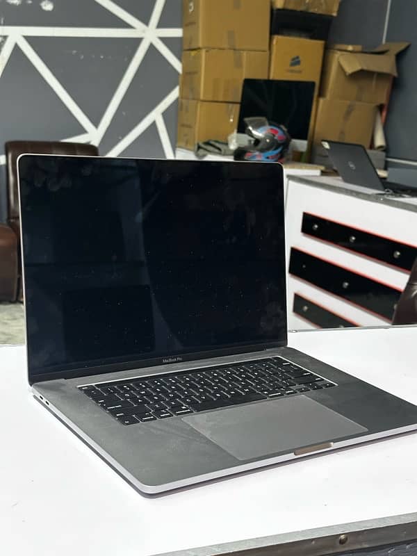 MacBook Pro  2019 16inches 2