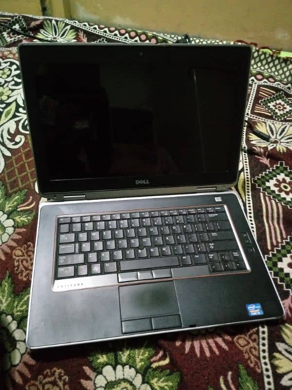 Laptop and Bluetooth free super used laptop 1