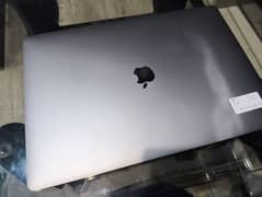 2015 to 22 Apple MacBook Pro air 10/10 condition