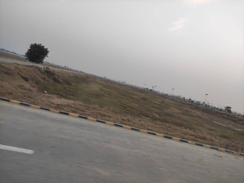 A Well Designed Prime Location Residential Plot Is Up For sale In An Ideal Location In Lahore 3