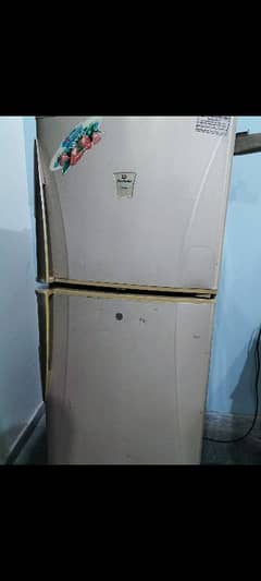 Dawlance Fridge Medium size