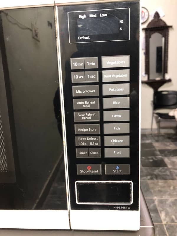 microwave in good condition- inverter technology 1