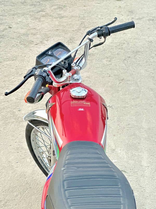 Honda 125. Model 2023 4