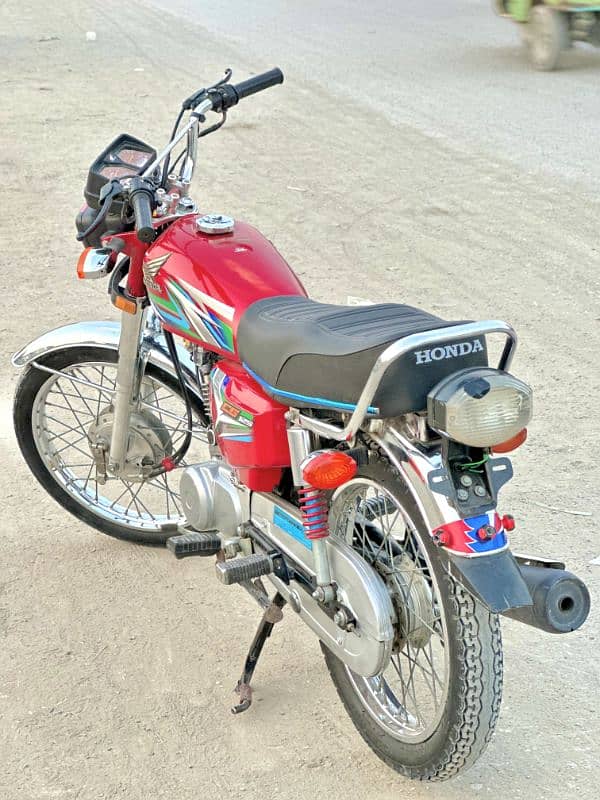 Honda 125. Model 2023 5