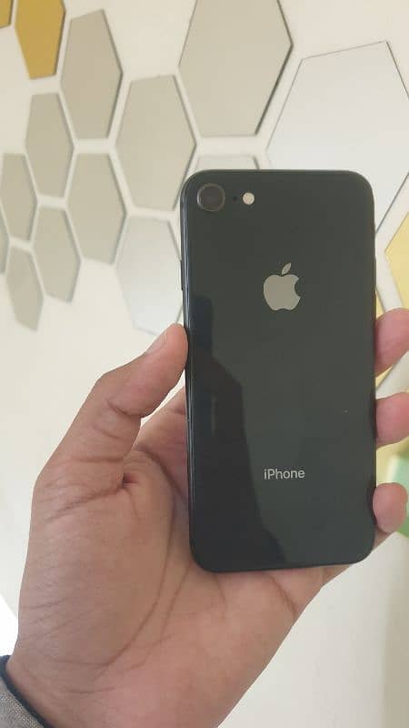 Iphone 8 64GB Non PTA 4