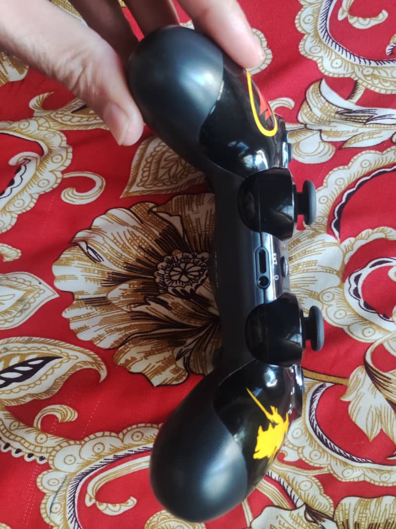 PS4 controller 4