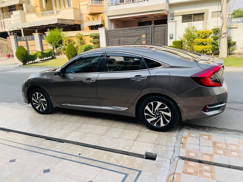 Honda Civic Standard 2018 9