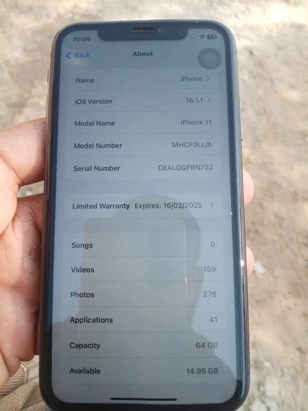 IPhone 11 factory unlock 64GB ,2 months Apple warranty 7