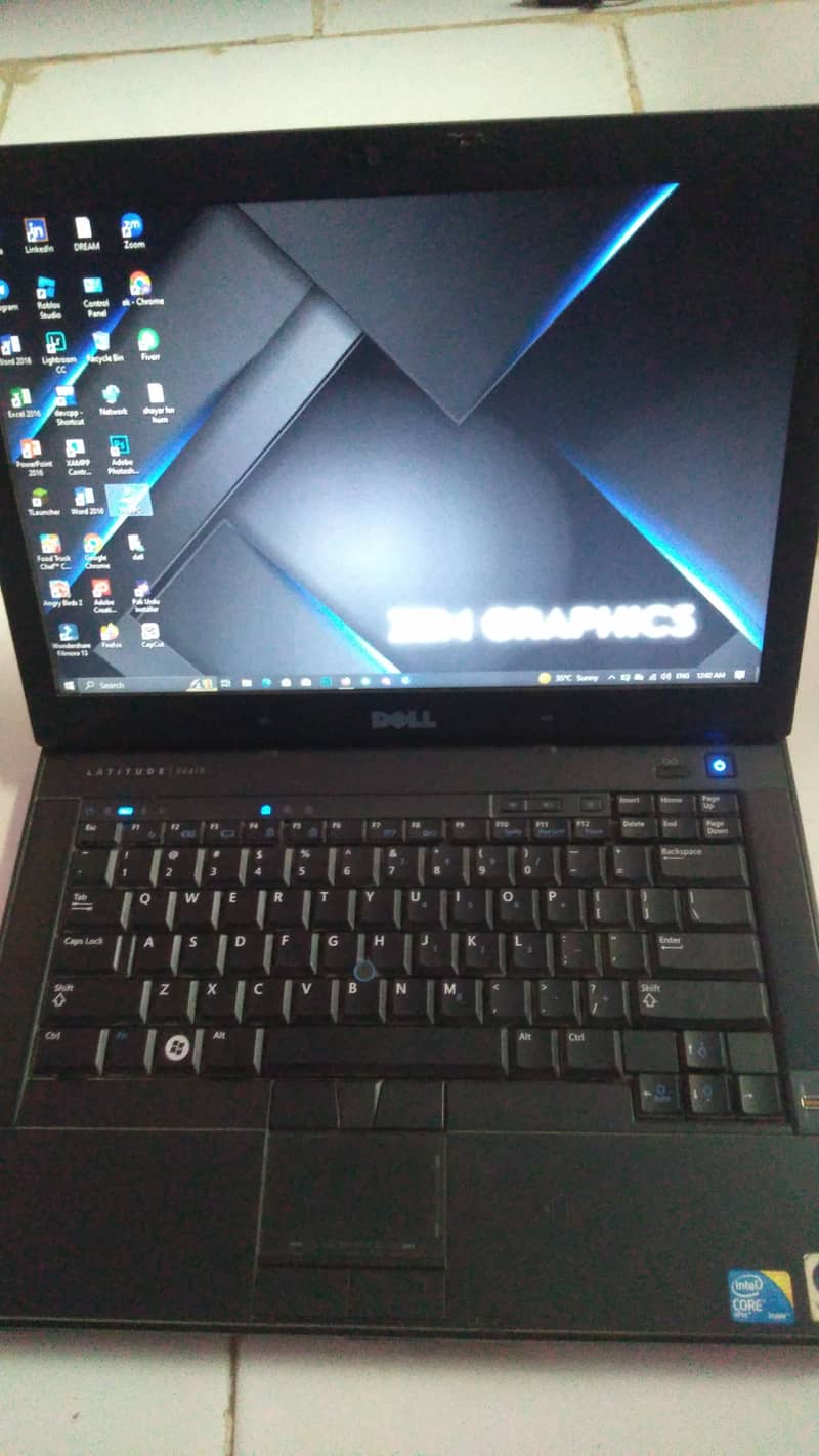 Dell latitude E6410 0