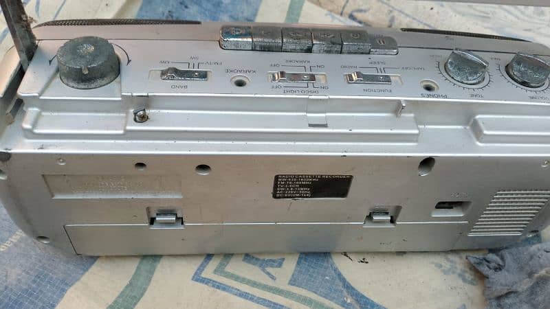 radio+tape recorder 2pcs old is gold 2