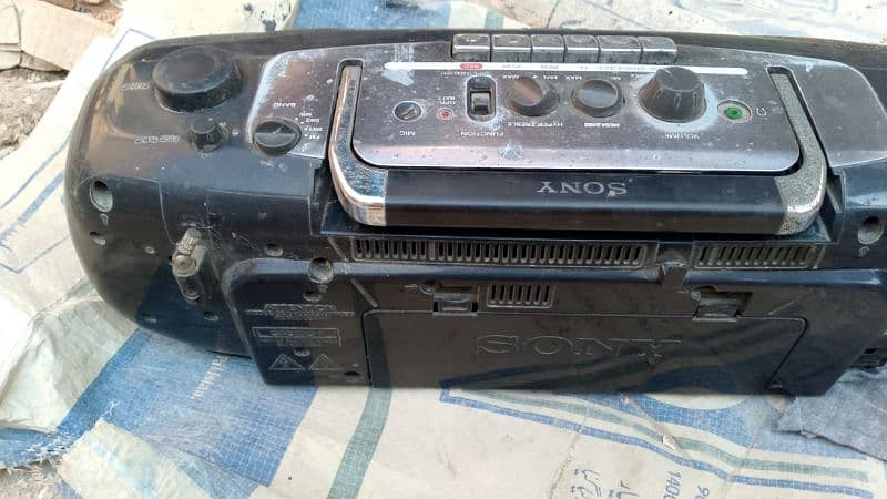 radio+tape recorder 2pcs old is gold 3