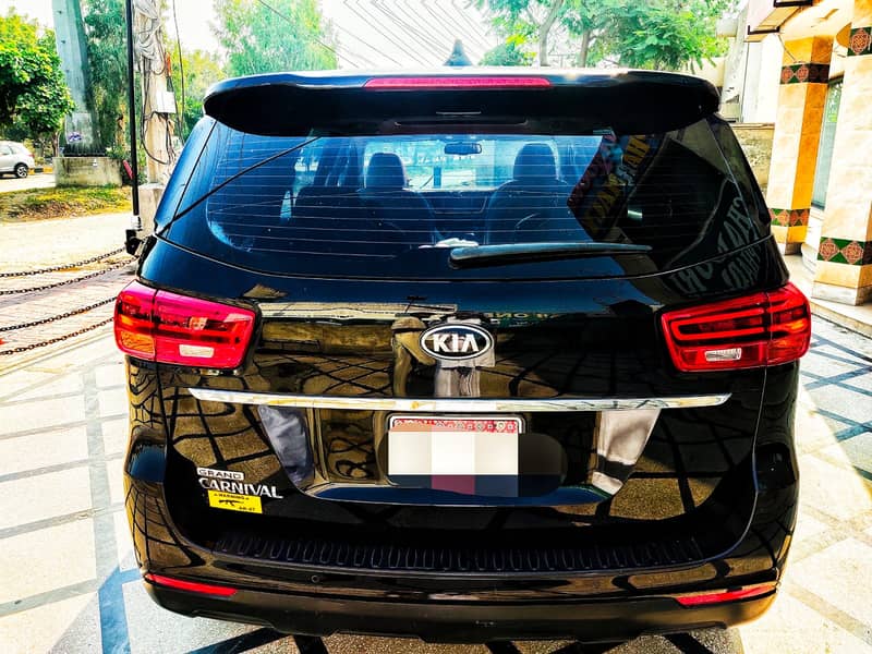 KIA Grand Carnival 2019 6