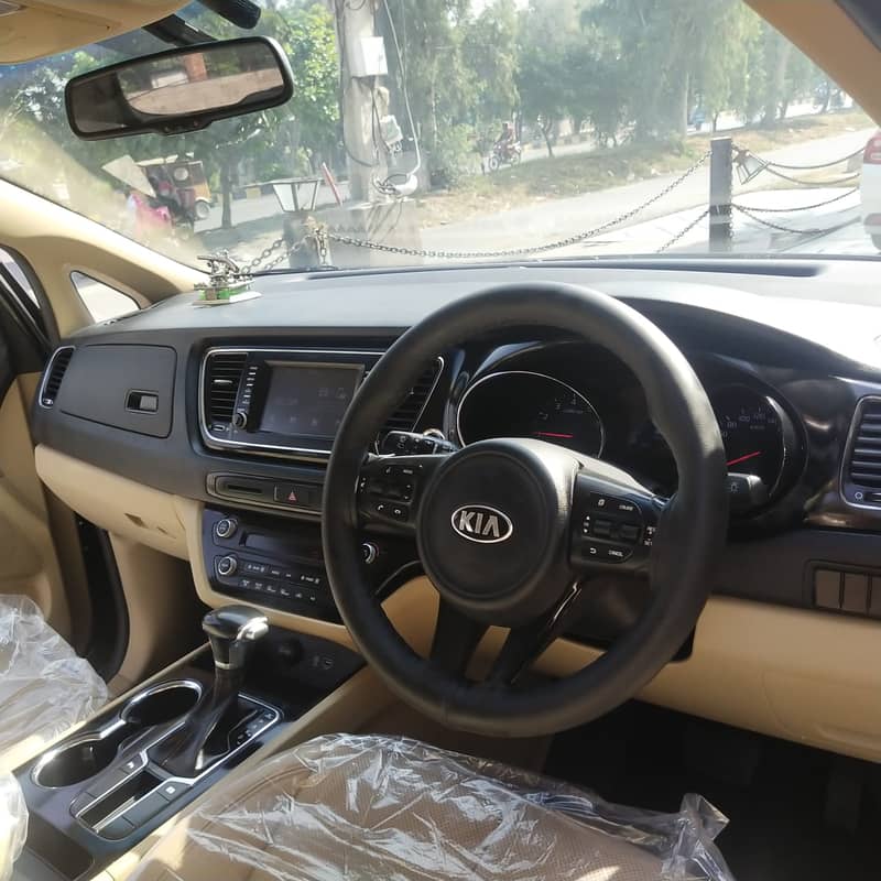 KIA Grand Carnival 2019 12