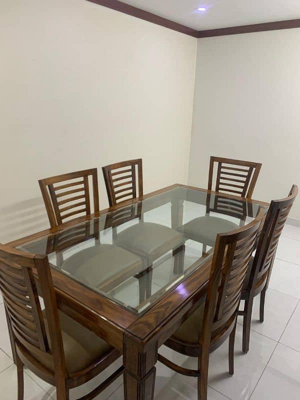 6 seater dining table for sale 0