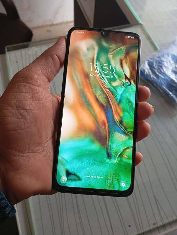 Samsung galaxy A70 0