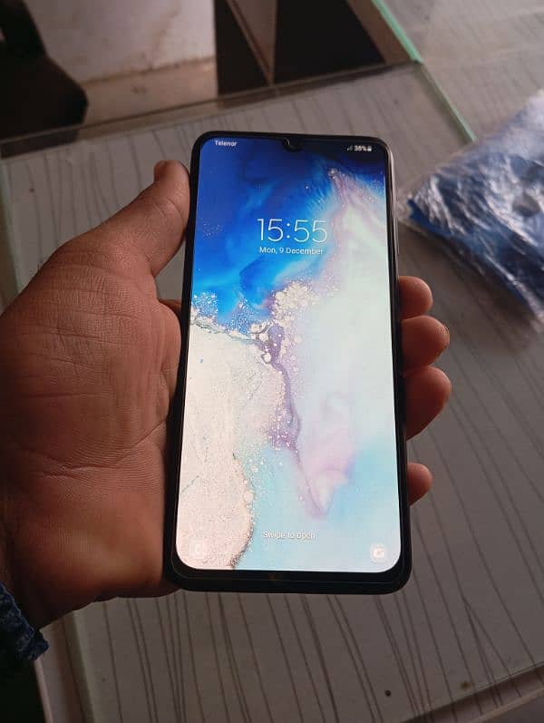 Samsung galaxy A70 1