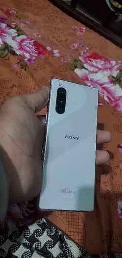 Sony Experia 5 New phone. 2 month sim Time. Chalaging DSLR Camera