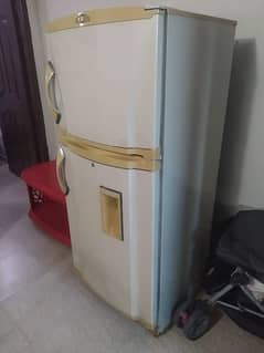 PEL refrigerator urgent for sale . 12/13 CBE in size