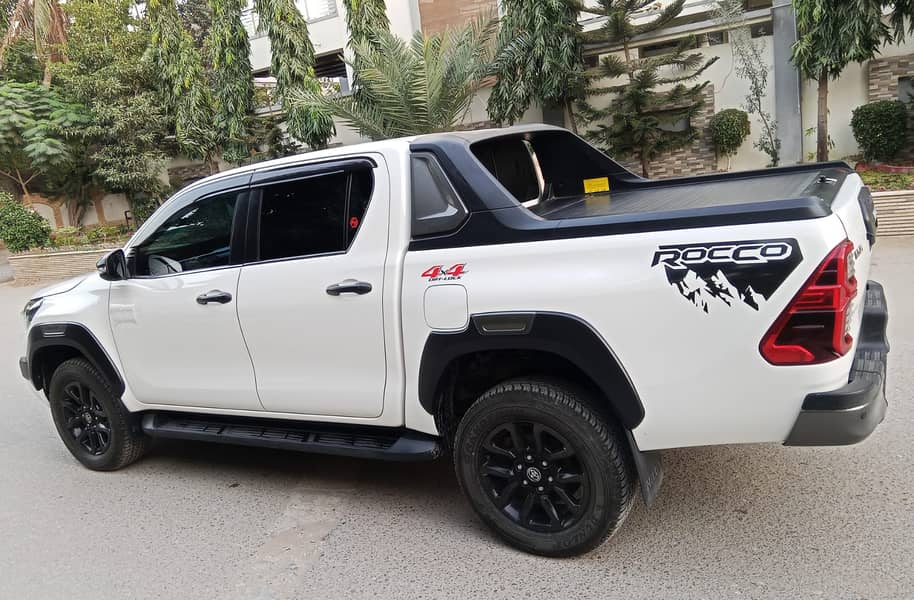 Toyota Hilux 2023 Rocco 13