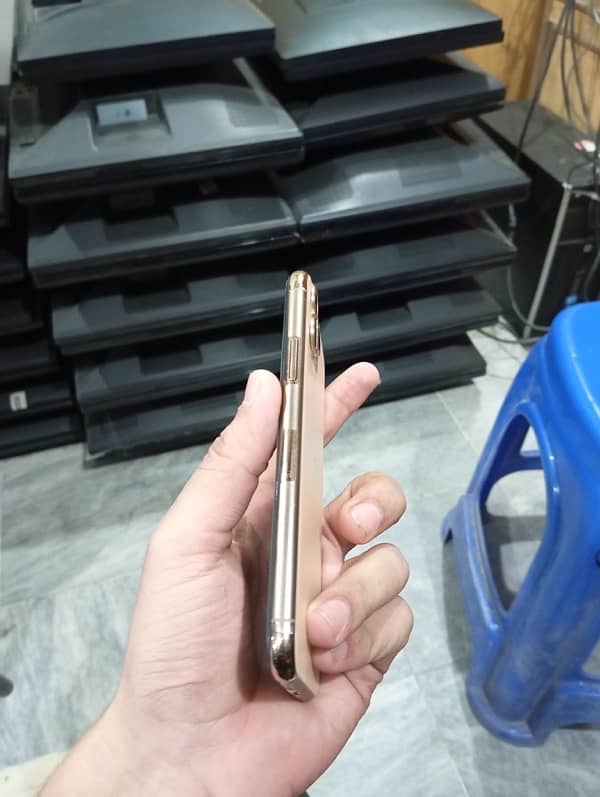 iphone 11 pro pta Approved 64 gb 0328/758/9009 2