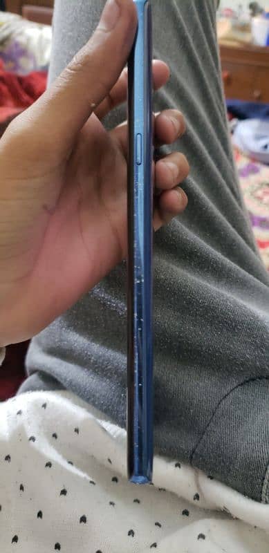 I AM SELLING MY SAMSUNG NOTE 8 3