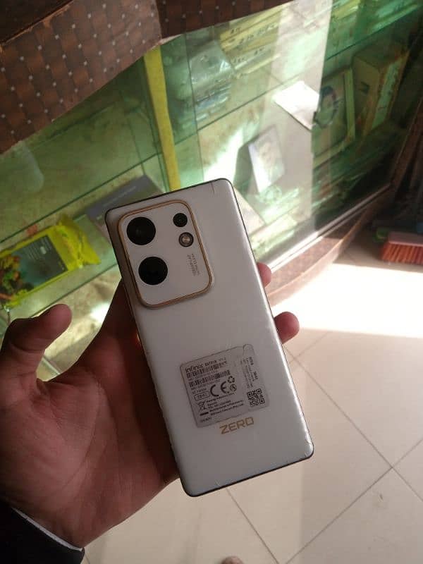 infinix zero 30 8.8 256 5 month warenty full box 3