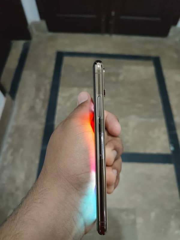 Apple iphone XS 3