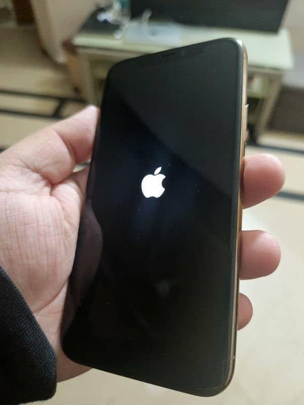 iPhone 11 Pro 1