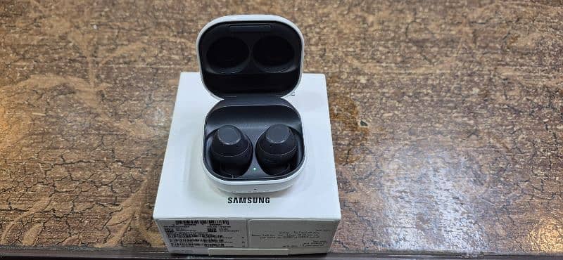 Brandnew Samsung Galaxy Buds FE (Graphite) 7