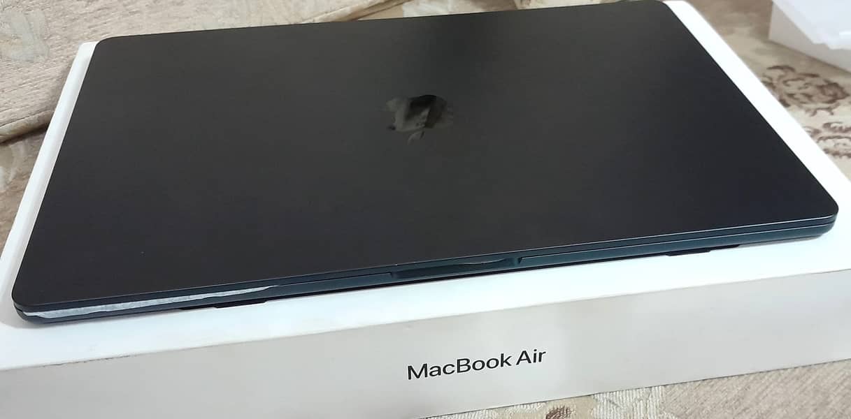 Orignal MacBook Air M2 8/256 GB 15 Inch 3