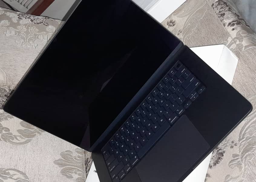 Orignal MacBook Air M2 8/256 GB 15 Inch 9