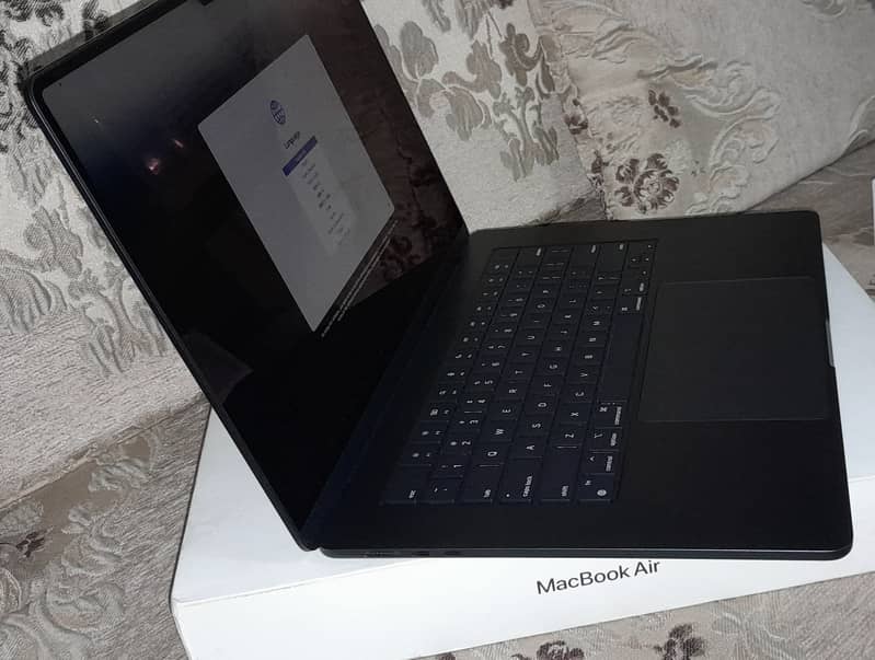 Orignal MacBook Air M2 8/256 GB 15 Inch 10