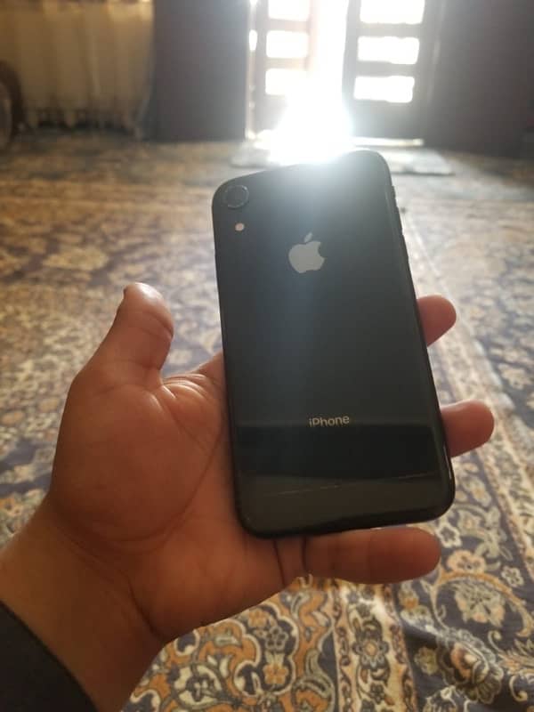 iPhone XR 1