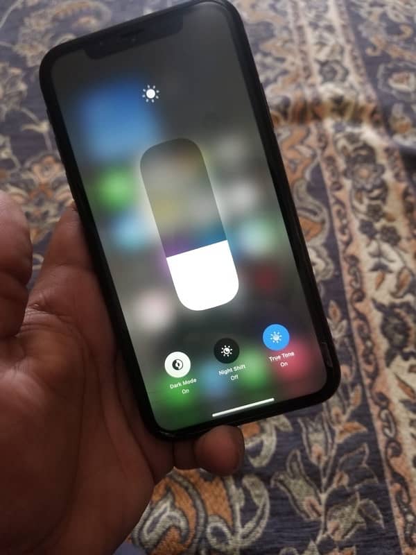 iPhone XR 8