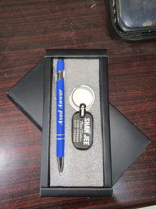 customised  your name on pen and keychain 1