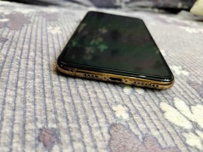 Iphone XS Max 256GB PTA Approved 6