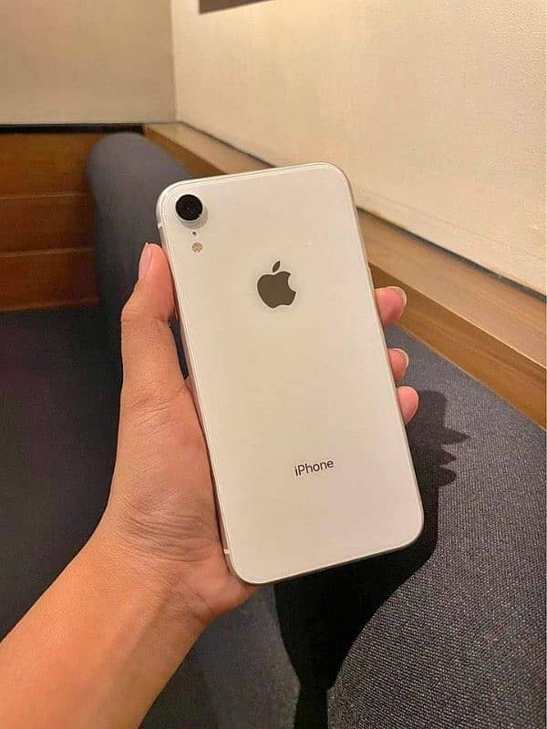 iPhone xr 3