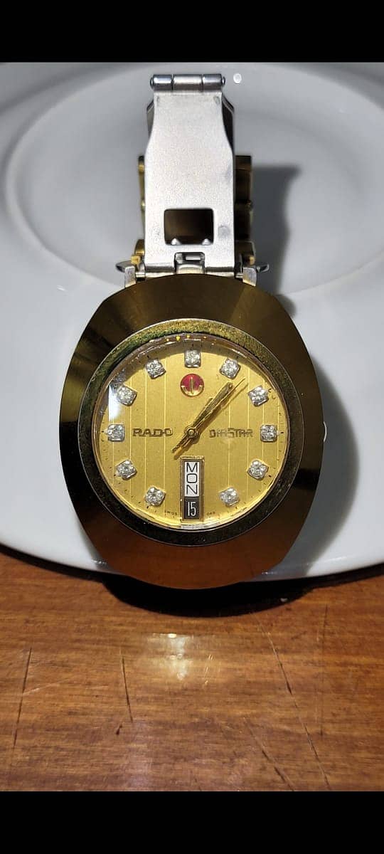 presents a vintage collection of brand wrist watchs fr men DIFER PRICE 18