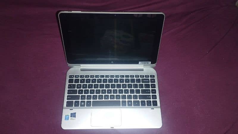 laptop Y11B Haier 3